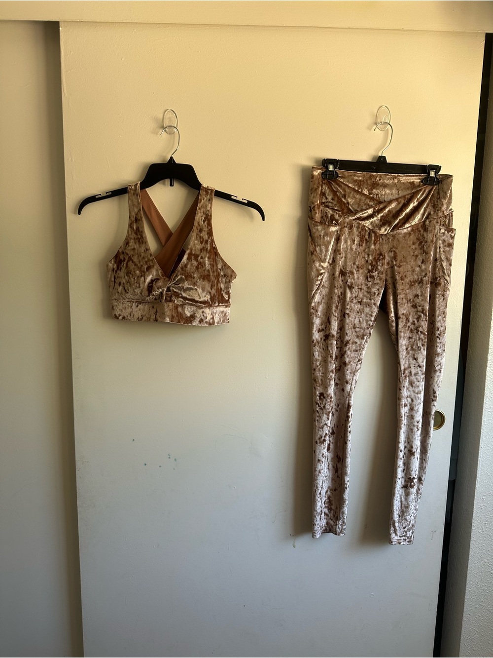 Fabletics Crushed Velvet Taupe Mocha High-Waist Leggings & V-Back Sports Bra
